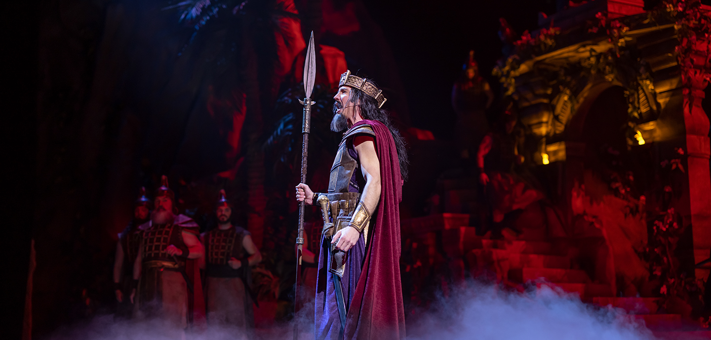 david-live-on-stage-sight-sound-theatres-branson-mo